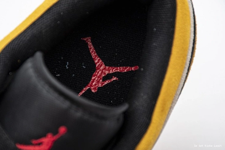 Low Sail Black  Gold 553558-127 1 University Jordan 1025